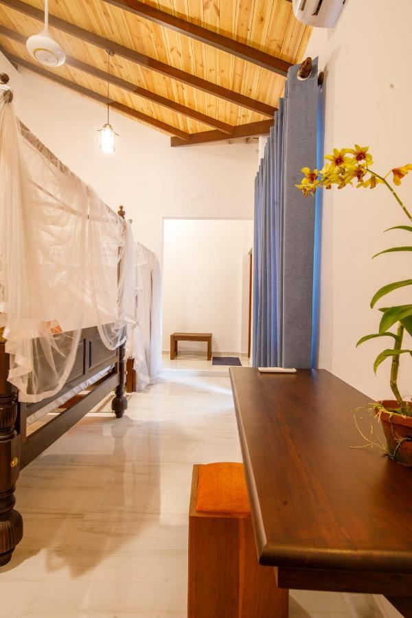 Mimoza Mirissa Bed & Breakfast Exterior photo